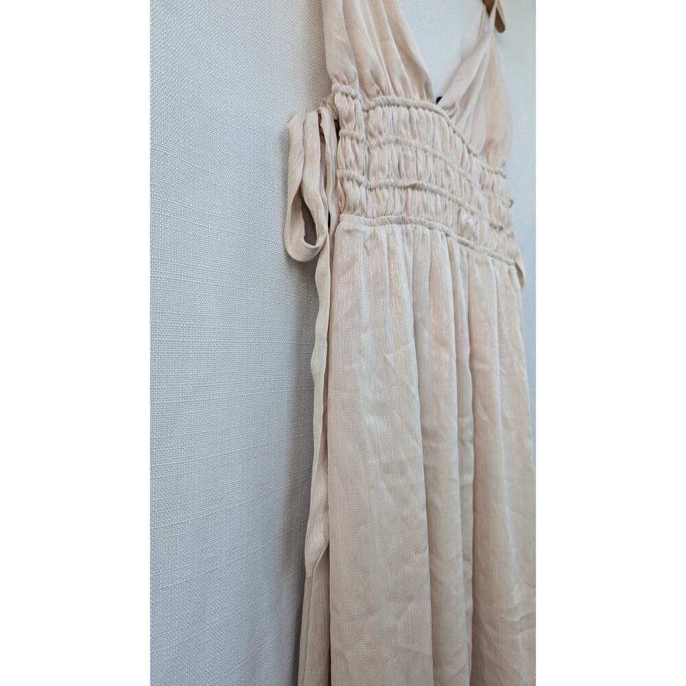 Lulus‎ Women's Babydoll Maxi Dress Sz M Smocked Champagne Gold Shimmer Holiday - Picture 3 of 7